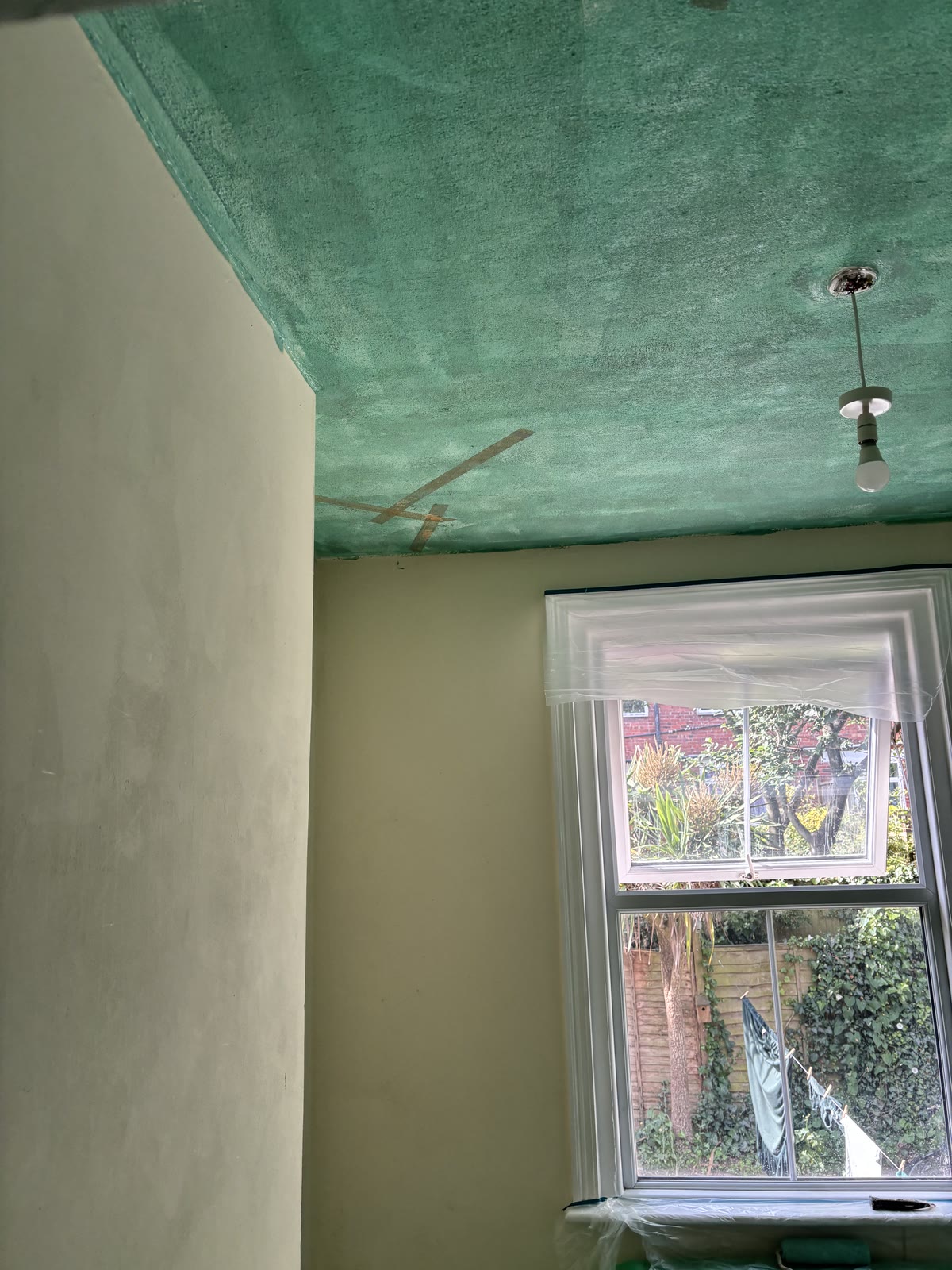 Ceiling primed before skimming