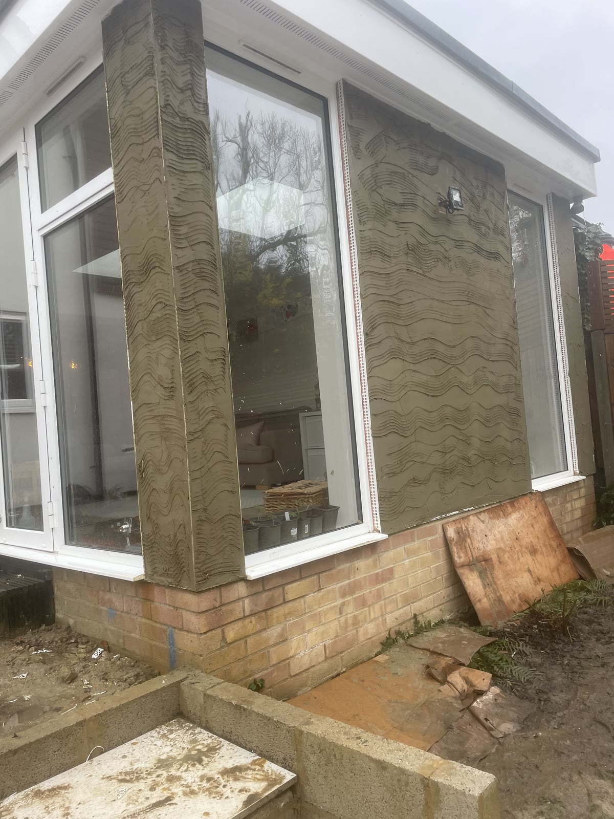 Rear extension: scratch coat