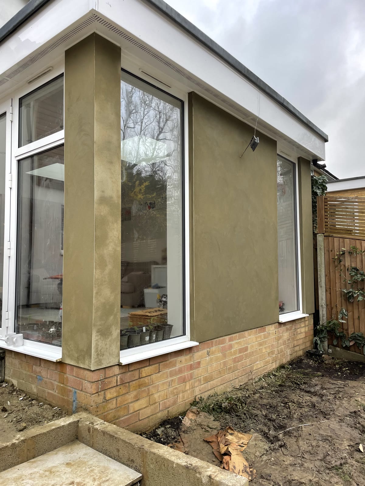 Rear extension: render coat
